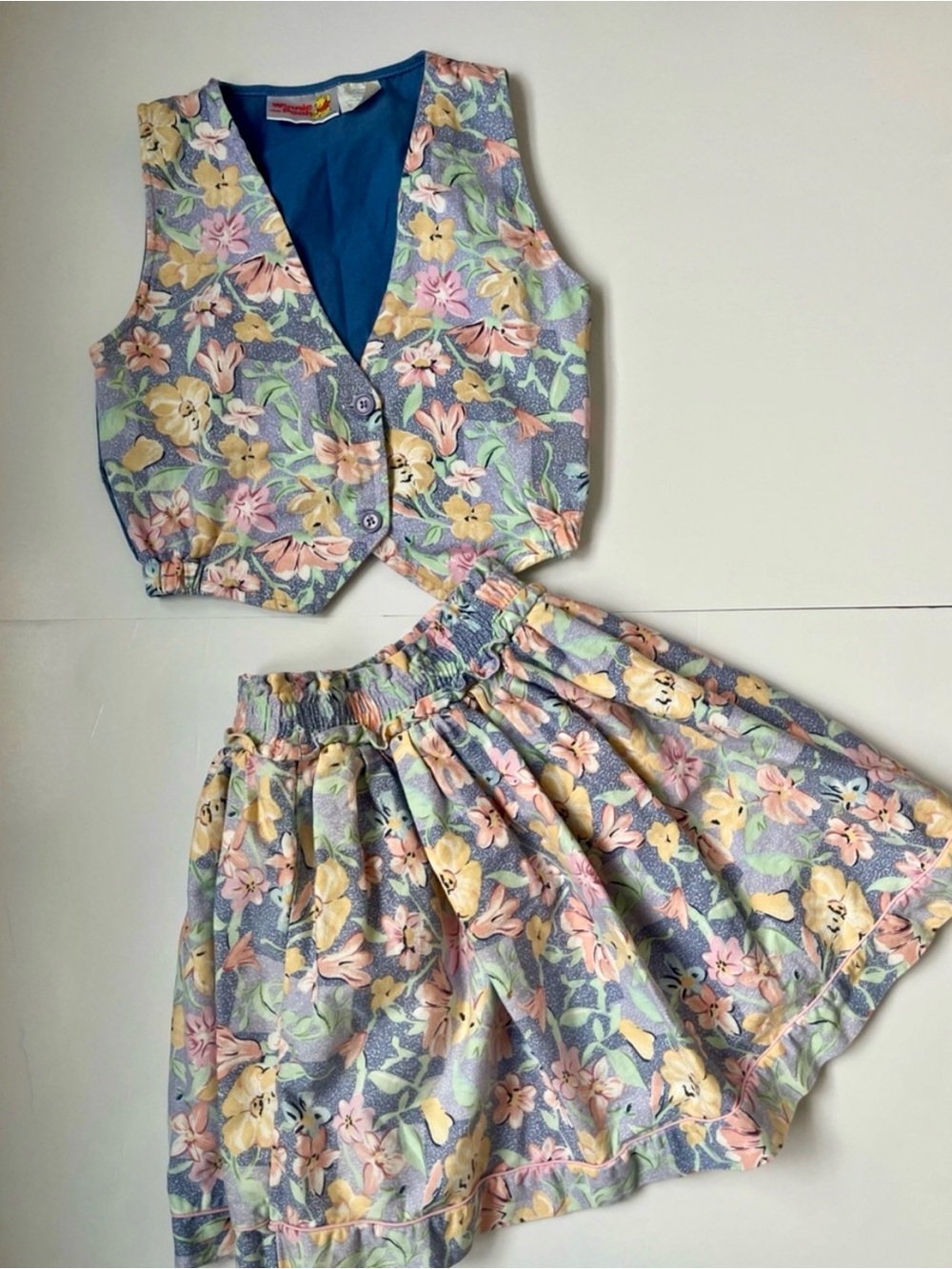 Amazing vintage Pooh Kids Floral Dress Set with Pastel Pink & Yellow Blooms